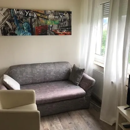 Clarkes Apartment *